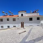 Casa Dos Sinos Beach Apartment 1 With Roof Terrace